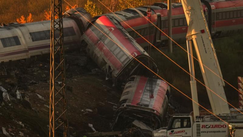 Mărturia românului care a văzut de aproape tragedia feroviară din Spania. A tăiat garduri că să ajute răniţii
