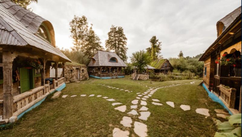 Un "sat" întreg din România, scos la vânzare cu 750.000 de euro. Ce primește cumpărătorul pentru această sumă