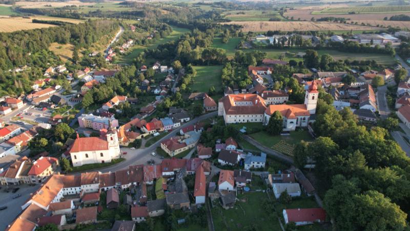 Satul în care o casă cu teren de 400 mp se vinde cu 10.000 €. Se află la doar două minute de Dunăre
