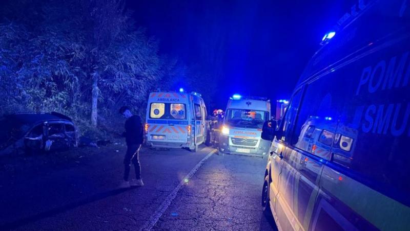 Accident grav între un microbuz şi un autoturism, în Bacău. Cinci persoane au fost rănite