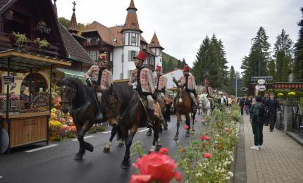 Staţiunea din România unde s-au epuizat locurile de cazare. Românii s-au înghesuit pentru festival