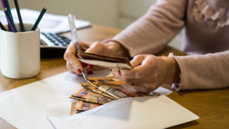 Cele mai bănoase joburi după 50 de ani. Unele se învață în câteva luni și aduc venituri de peste 100.000 €