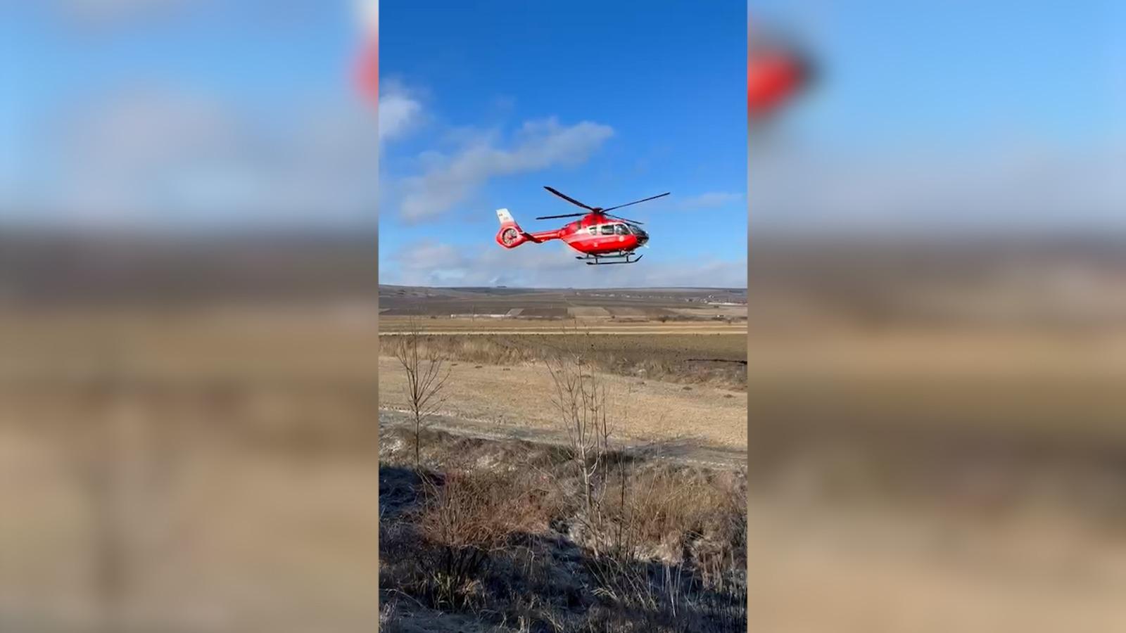 O gravidă în stare gravă, după ce două maşini s-au izbit frontal în Iaşi. Soţul femeii a murit pe loc