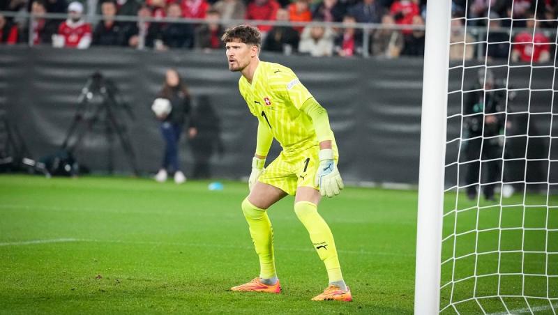 Portarul Gregor Kobel este vedeta naţionalei de fotbal a Elveţiei