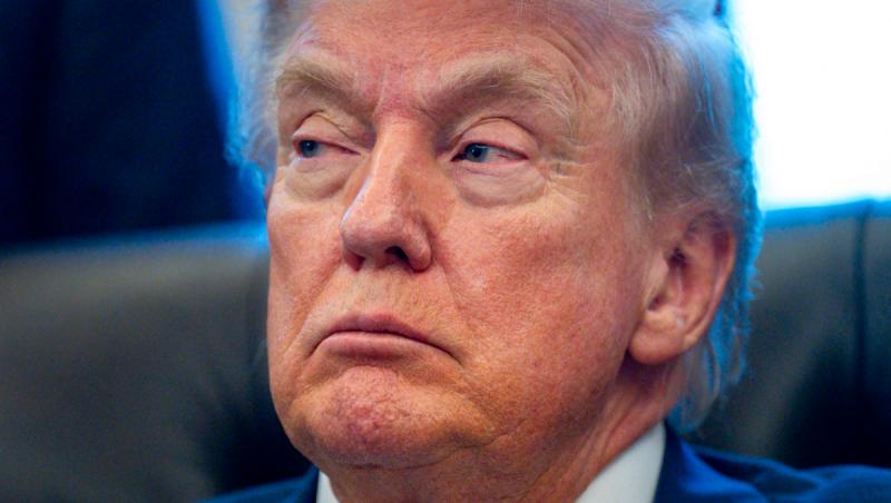 Donald Trump anunţă "un portavion suplimentar şi întăriri militare" în Orientul Mijlociu