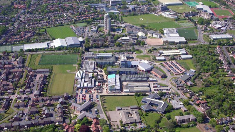 Clipe de panică în centrul unui oraş britanic, din cauza unei "substanţe misterioase"