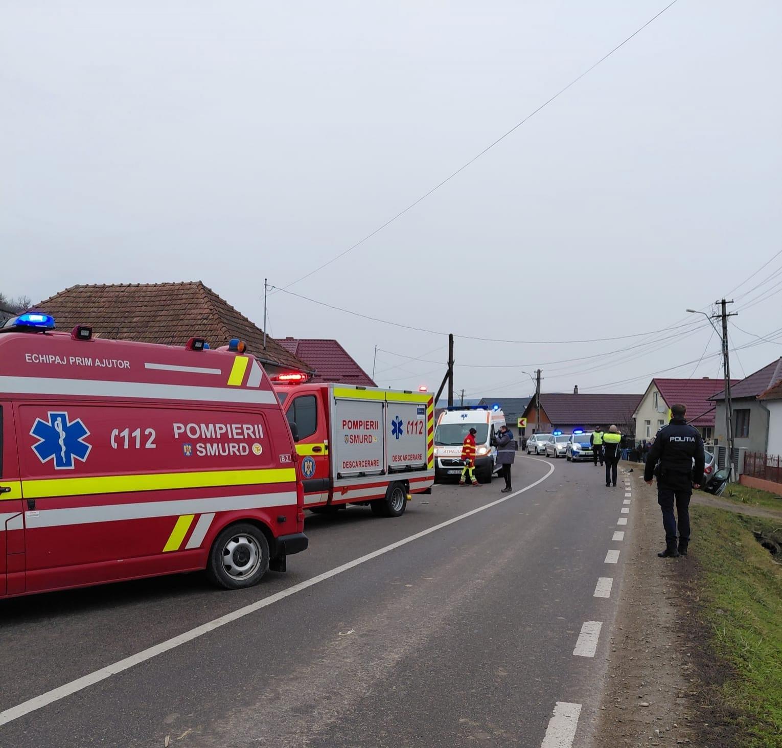 O şoferiţă s-a izbit violent de o maşină, după ce a intrat pe contrasens. Momentul accidentului din Cluj