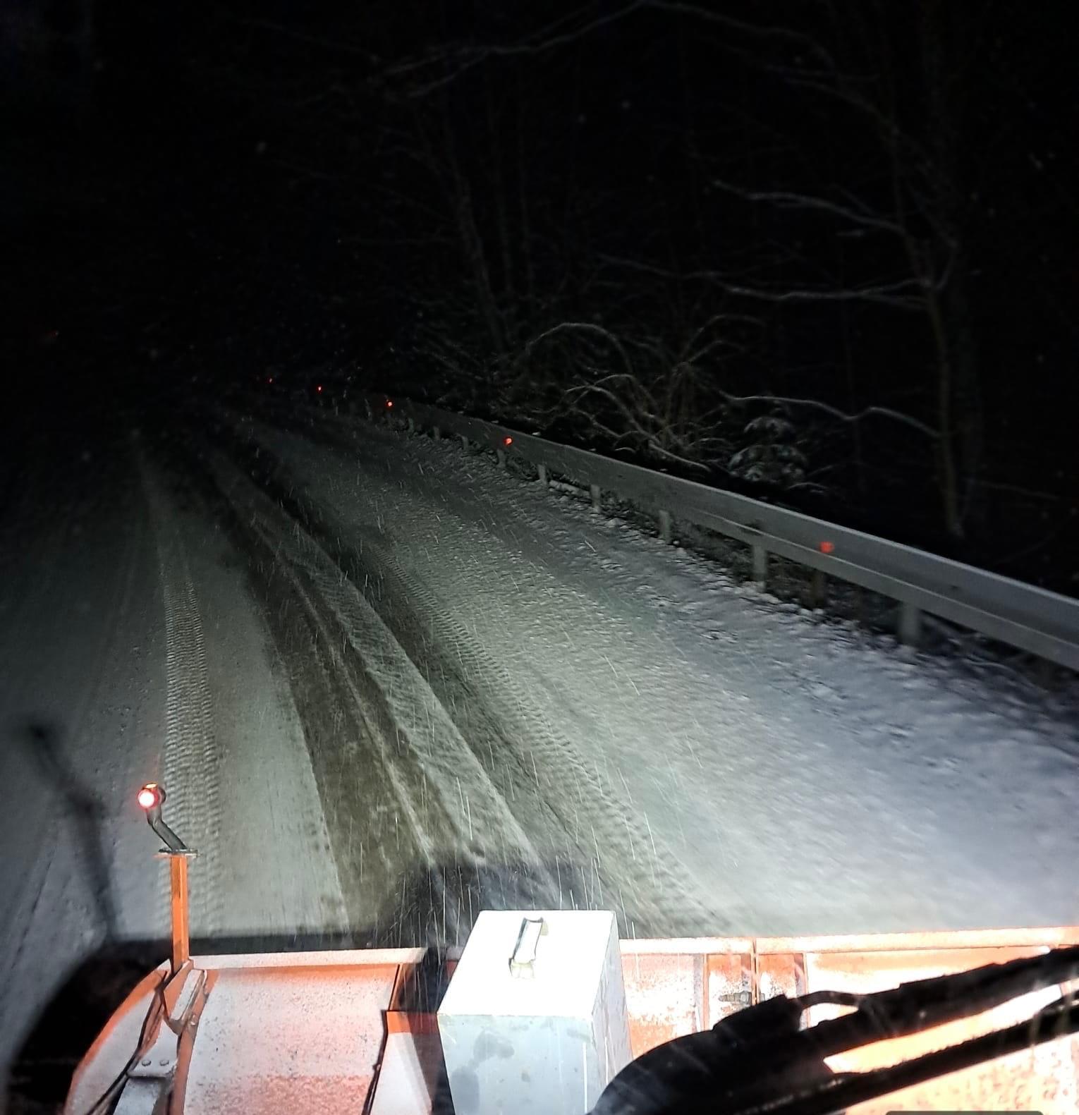 Viscol extrem în România: Cod roșu în Capitală și zăpadă de 50 cm. Alte zeci de județe afectate