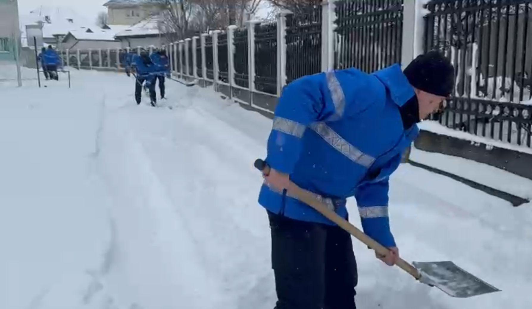 Bucureștiul, sub cel mai greu episod de iarnă din ultimii 18 ani: "Ia uitați, cum arată iadul alb"