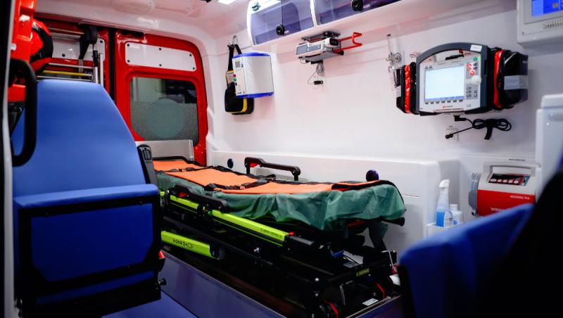 Fată de 16 ani, posibil electrocutată în Sectorul 6 după căderea unor fire de înaltă tensiune