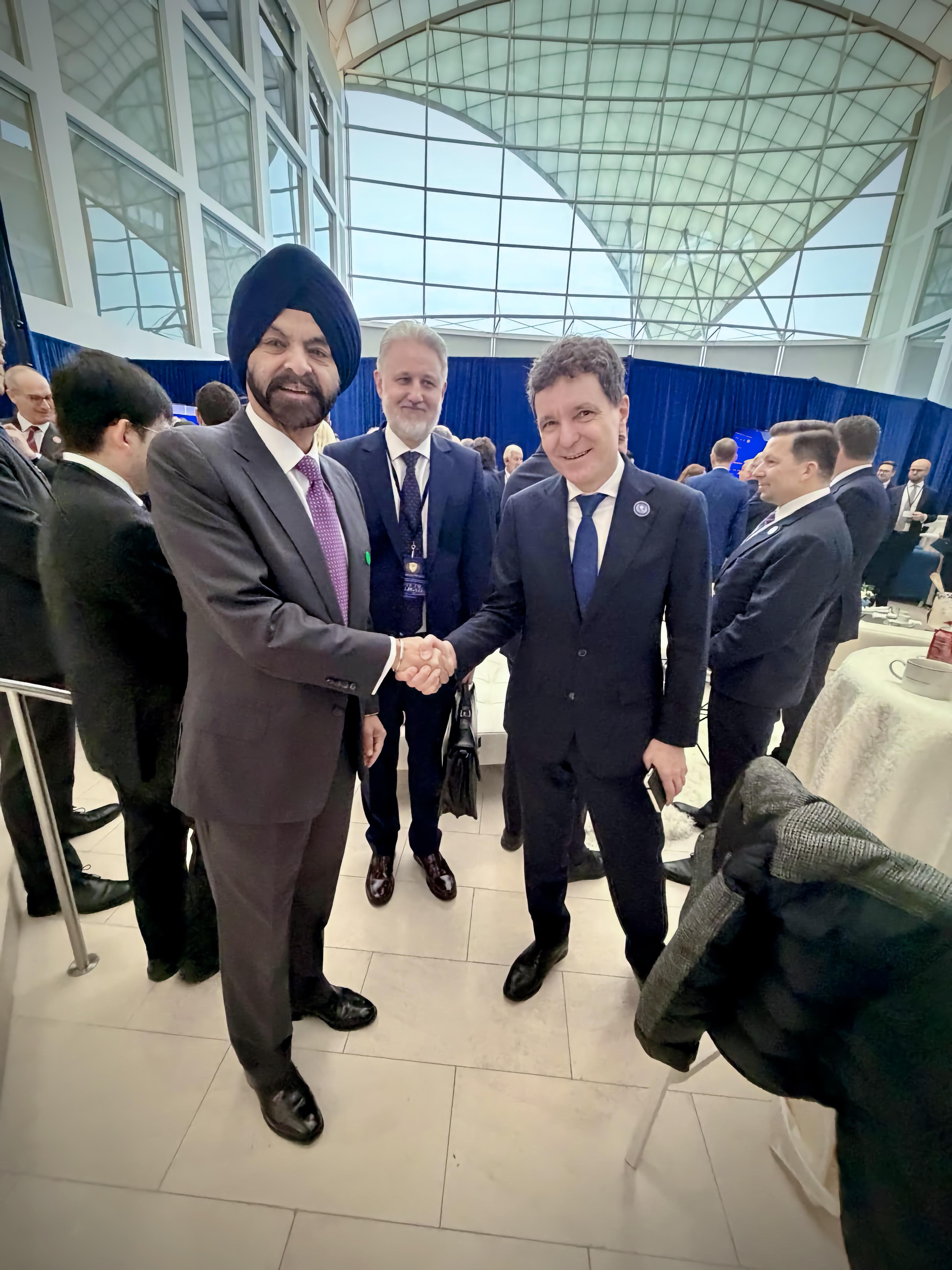 Preşedintele Nicuşor Dan va vorbi la Consiliul de Pace al lui Donald Trump. Reuniunea a început