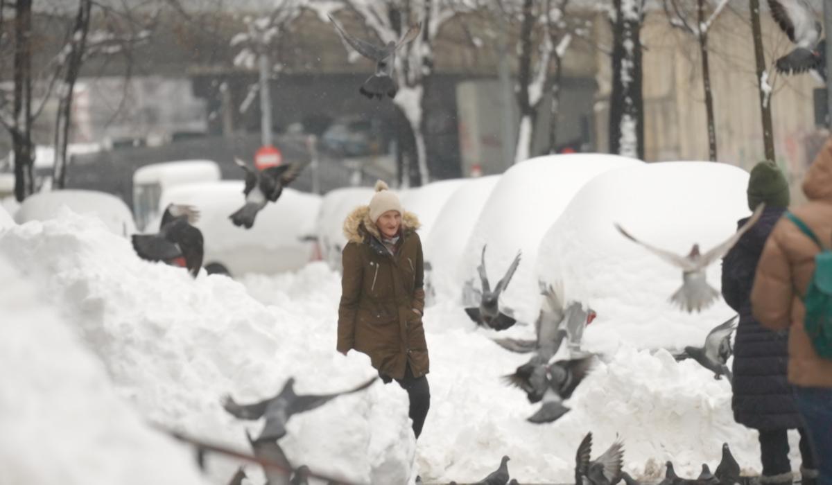 Când vine următorul val de ninsori. Strat de zăpadă între 5 şi 15 cm şi minime de -7 grade