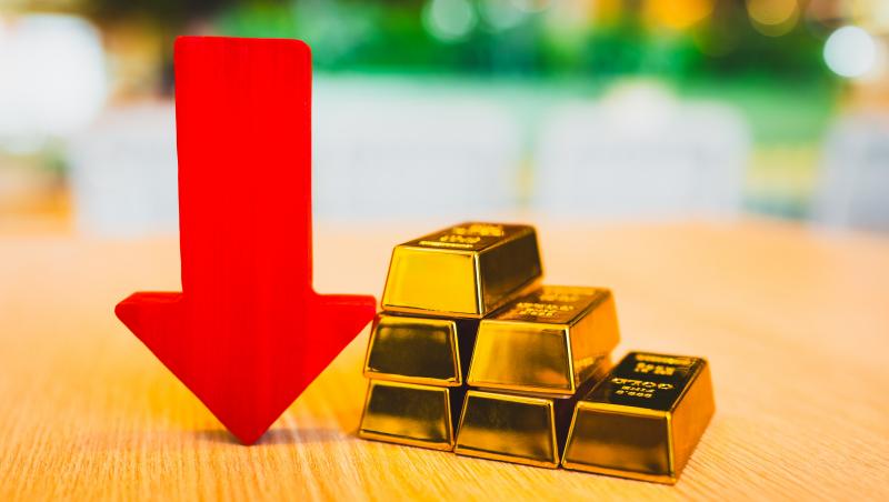 De ce au scăzut brusc aurul, argintul, petrolul şi cuprul. V&acirc;nzări haotice şi investitori panicaţi