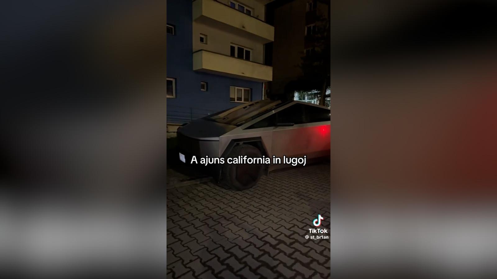 Vehicul futurist, oprit pe o stradă din Lugoj. Șoferul Teslei Cybertruck a aflat că nu avea permis pentru ea