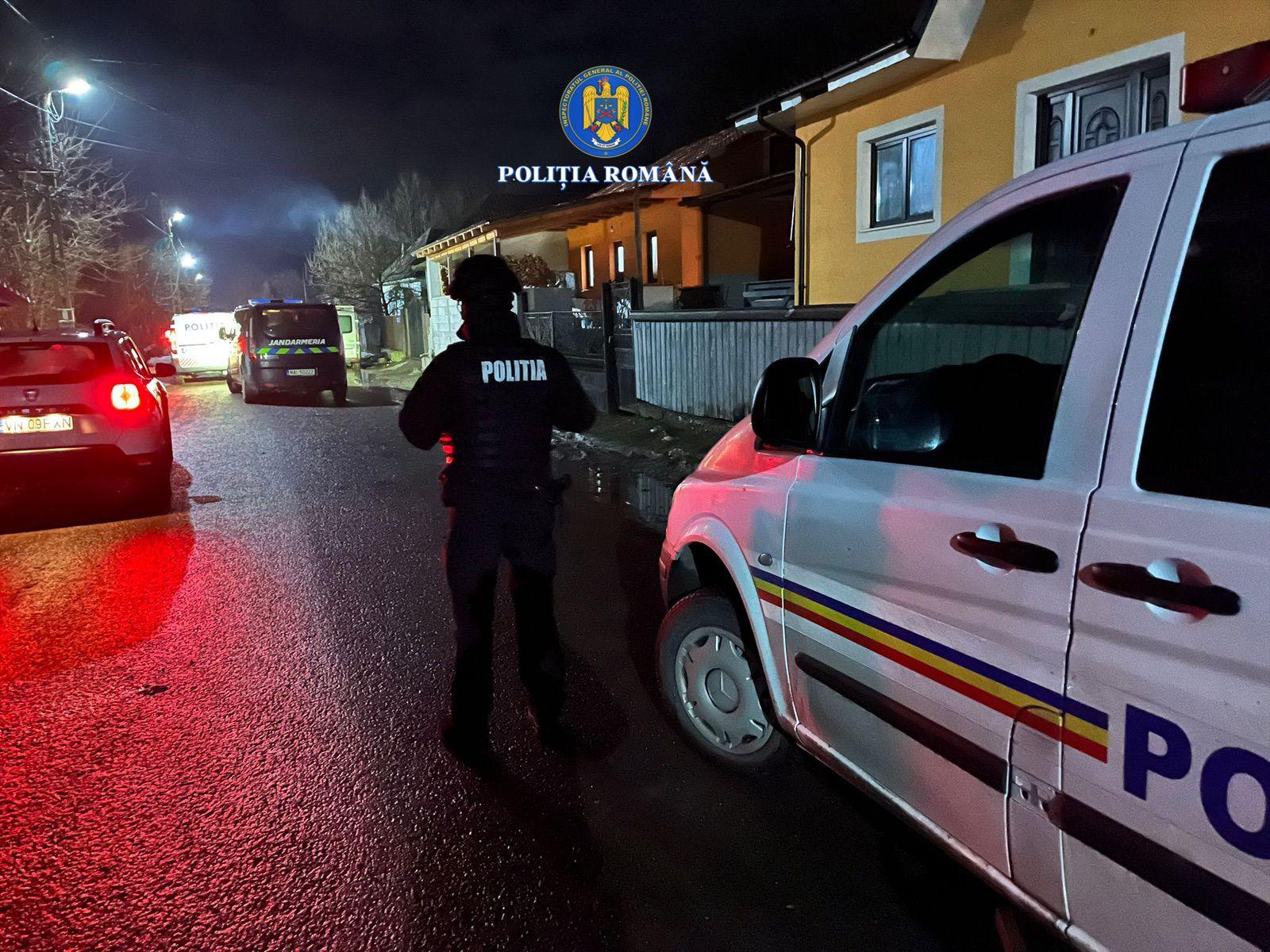 A vrut să cumpere o armă de vânătoare și a ajuns să fie împușcat cu ea. Bărbat de 31 de ani, mort în Vrancea