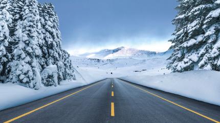 Starea traficului, 25 februarie 2026. Circulația este oprită în Gorj, între localitățile Novaci și Rânca