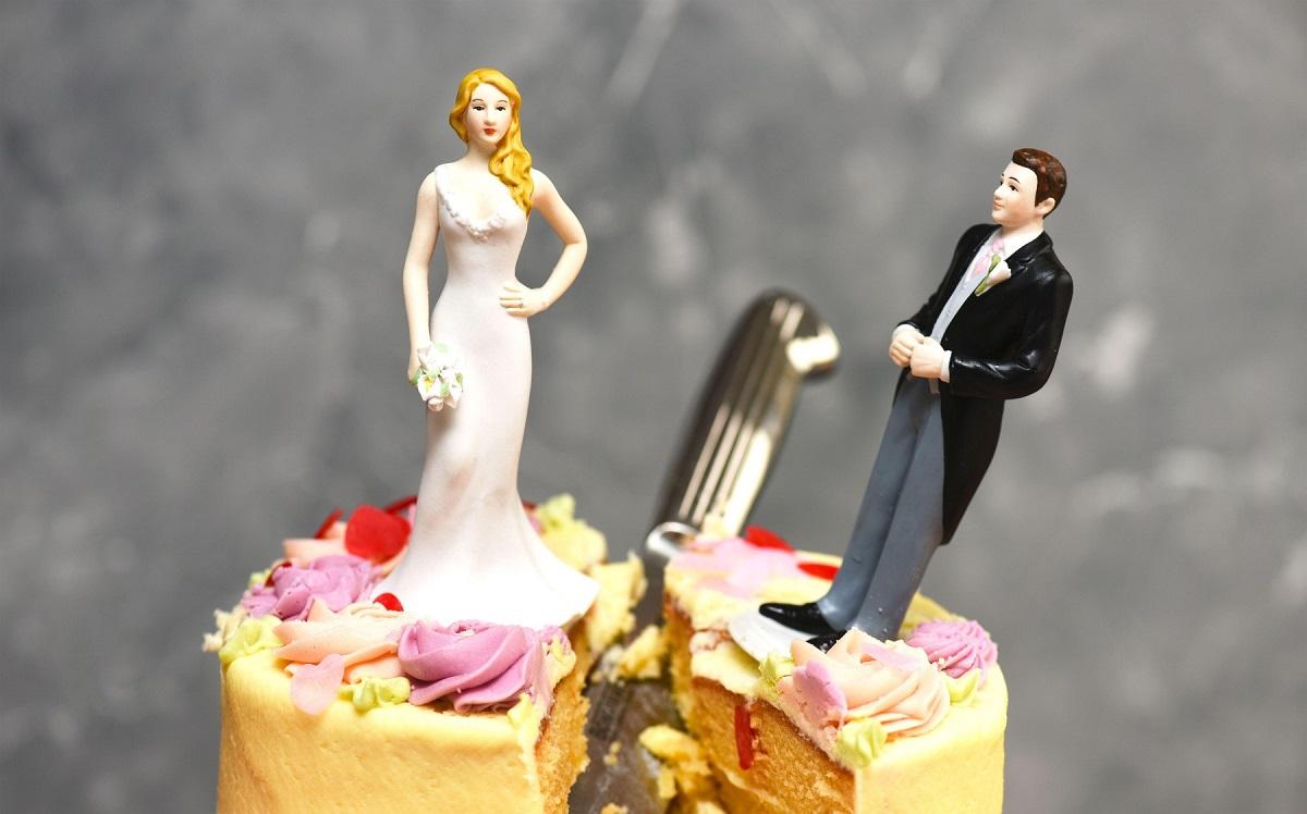 Un cuplu divorţează la fiecare 30 minute în România. Care sunt principalele motive invocate: "Educaţia e alta"