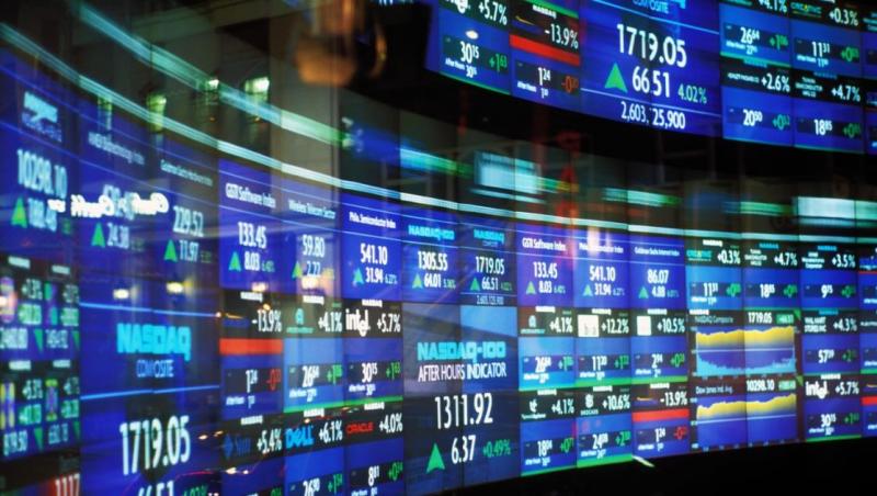 Rom&acirc;nia se &icirc;mprumută de pe pieţele externe după ce a aprobat reformele de reducere a deficitului - Bloomberg