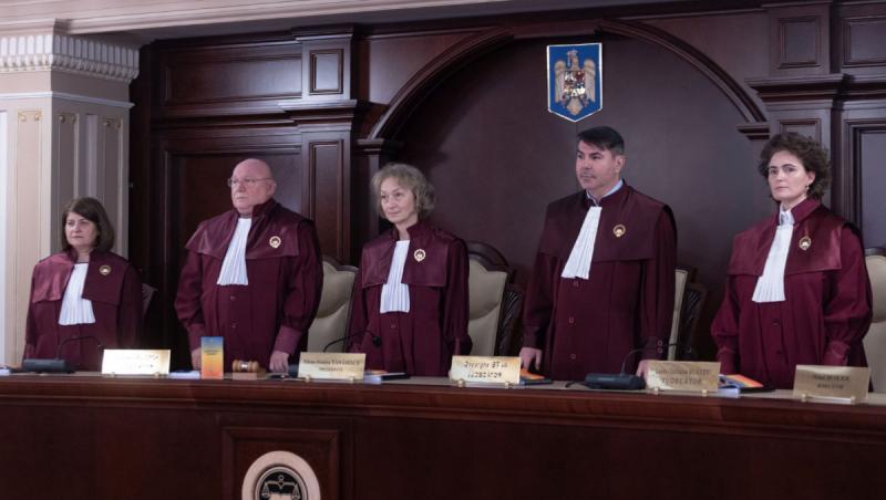 Avocatul Poporului a sesizat CCR cu privire la ordonanţa care prevede neplata primei zile de concediu medical