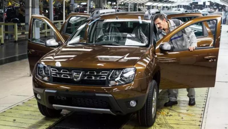 Dacia &icirc;şi reduce personalul, sute de oameni pleacă. Cei care renunţă de bunăvoie primesc p&acirc;nă la 50.000 &euro;