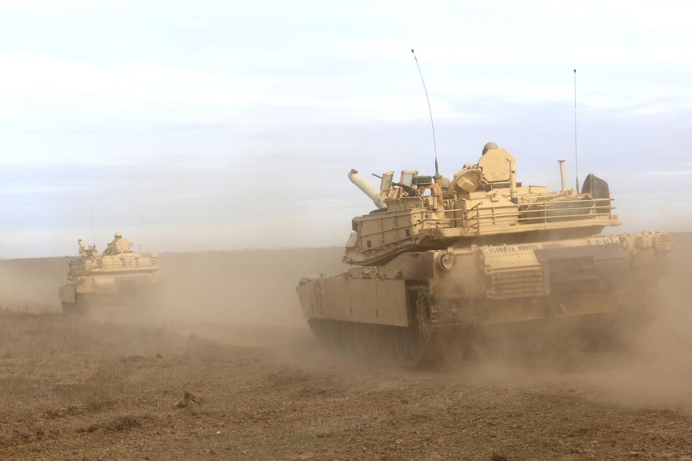 Tancuri americane Abrams, cele mai moderne din lume, au făcut antrenamente comune în poligonul Smârdan