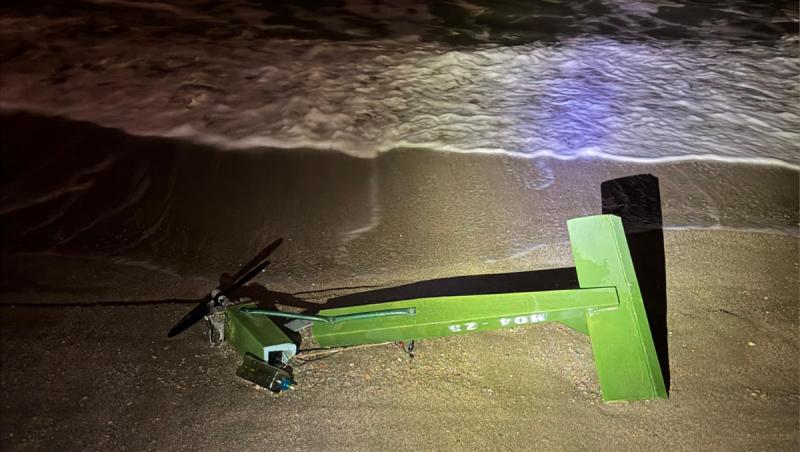 Alertă pe litoral: Resturi de dronă, descoperite pe plaja din Mamaia. Specialiştii încearcă să-i afle traseul