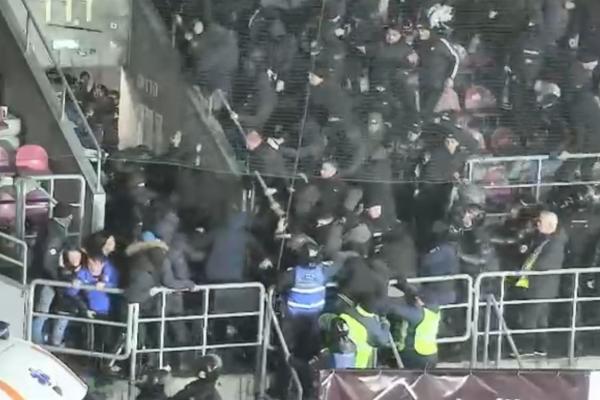 Percheziţii la liderul galeriei Petrolului Ploieşti, după violențele de la meciul cu Rapid