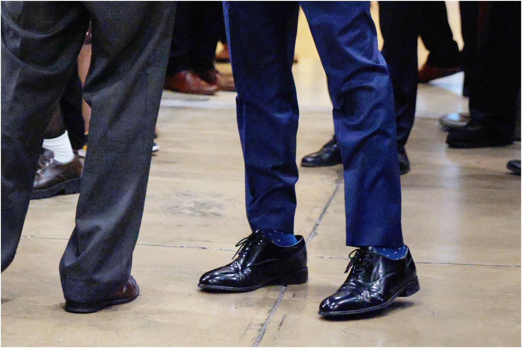 Marco Rubio încălţat cu pantofi prea mari, făcuți cadou de Donald Trump: "Toți se tem să nu îi poarte"