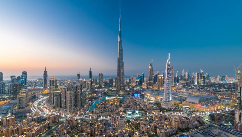 Piaţa imobiliară din Dubai se prăbuşeşte. Emiratele dau vina pe oamenii de pe internet care îşi "urăsc viaţa"