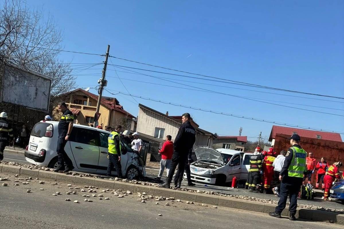 Grav accident la intrarea în București, cu 4 maşini implicate. O femeie de 52 de ani a murit