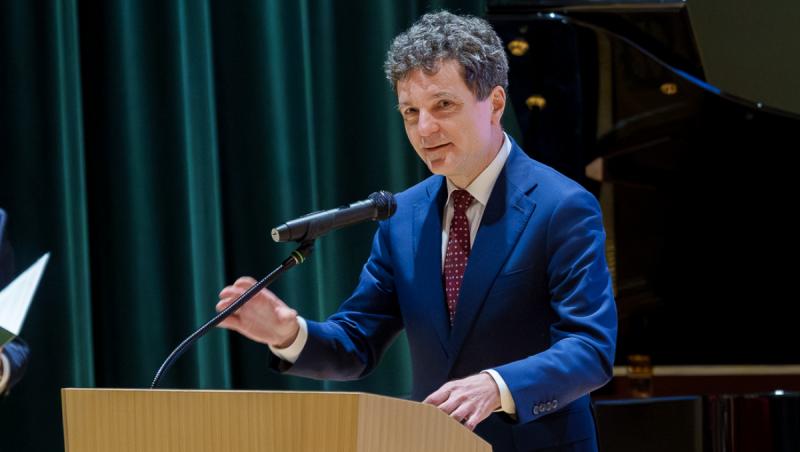 Nicușor Dan se &icirc;nt&acirc;lnește luni cu o delegație OMV Petrom la Cotroceni