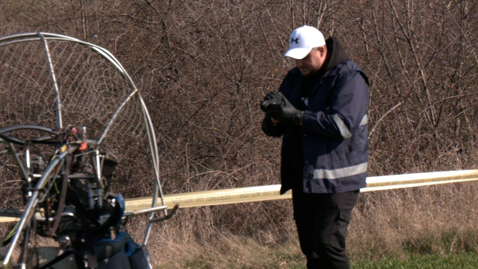 Tânără, moartă în accident de parapantă, sub ochii iubitului. O aripă s-a rupt în zbor