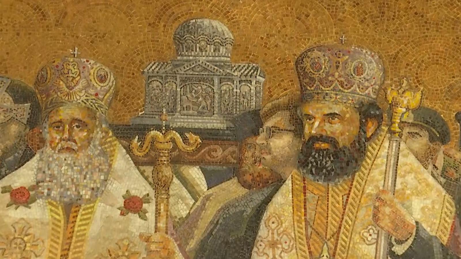 Grecul care a furat mâncarea săracilor din Africa, glorificat în România şi făcut cetăţean de onoare