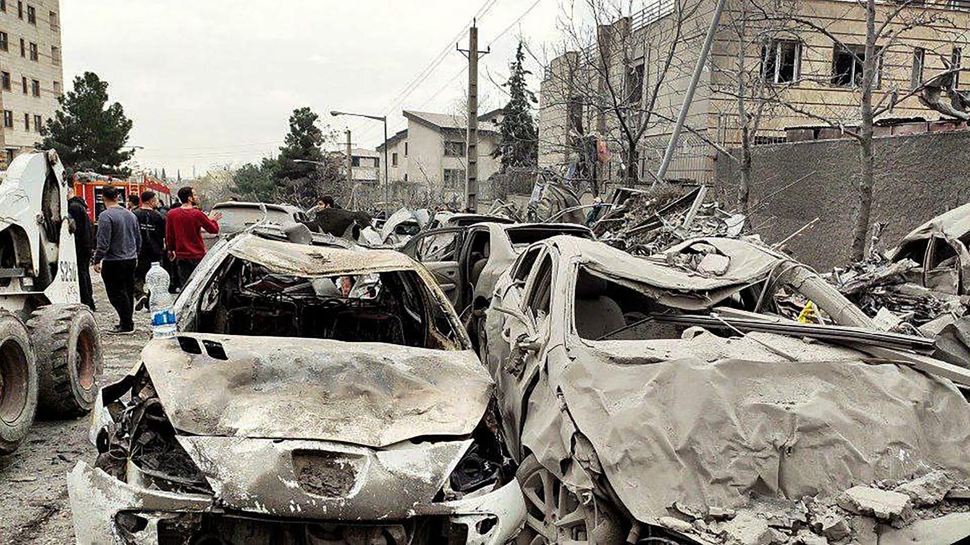 Război Iran. Ambasada SUA din Irak, atacată cu drone. Creştere bruscă a preţului petrolului