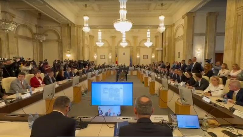 Circ în Parlament. Amendamentul PSD cu ajutoarele pentru pensionari, respins de două ori. Bugetul, în blocaj