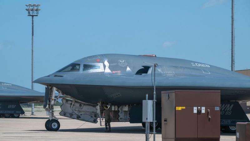 Serviciile secrete îl contrazic pe Trump. Iranul nu a relansat programul nuclear după atacurile din iunie 2025