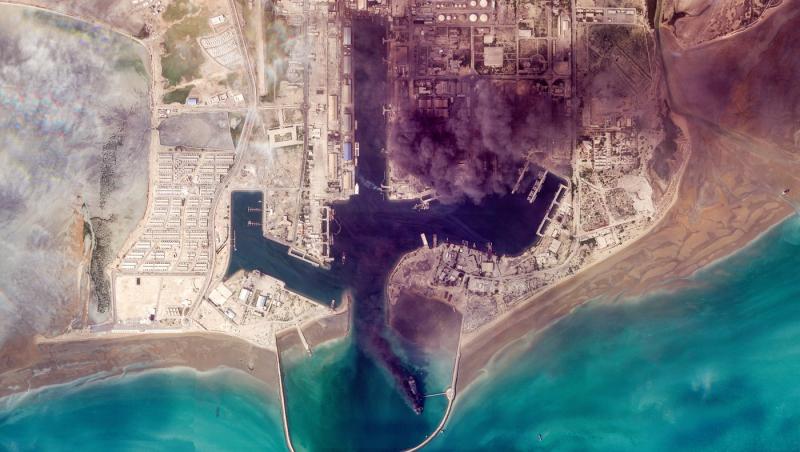 Iran anunță închiderea strâmtorii Ormuz, artera petrolieră a lumii: Incendiem navele care încearcă să treacă