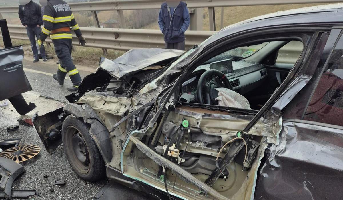 4 persoane rănite după un accident între 3 mașini și un camion pe centura Sucevei