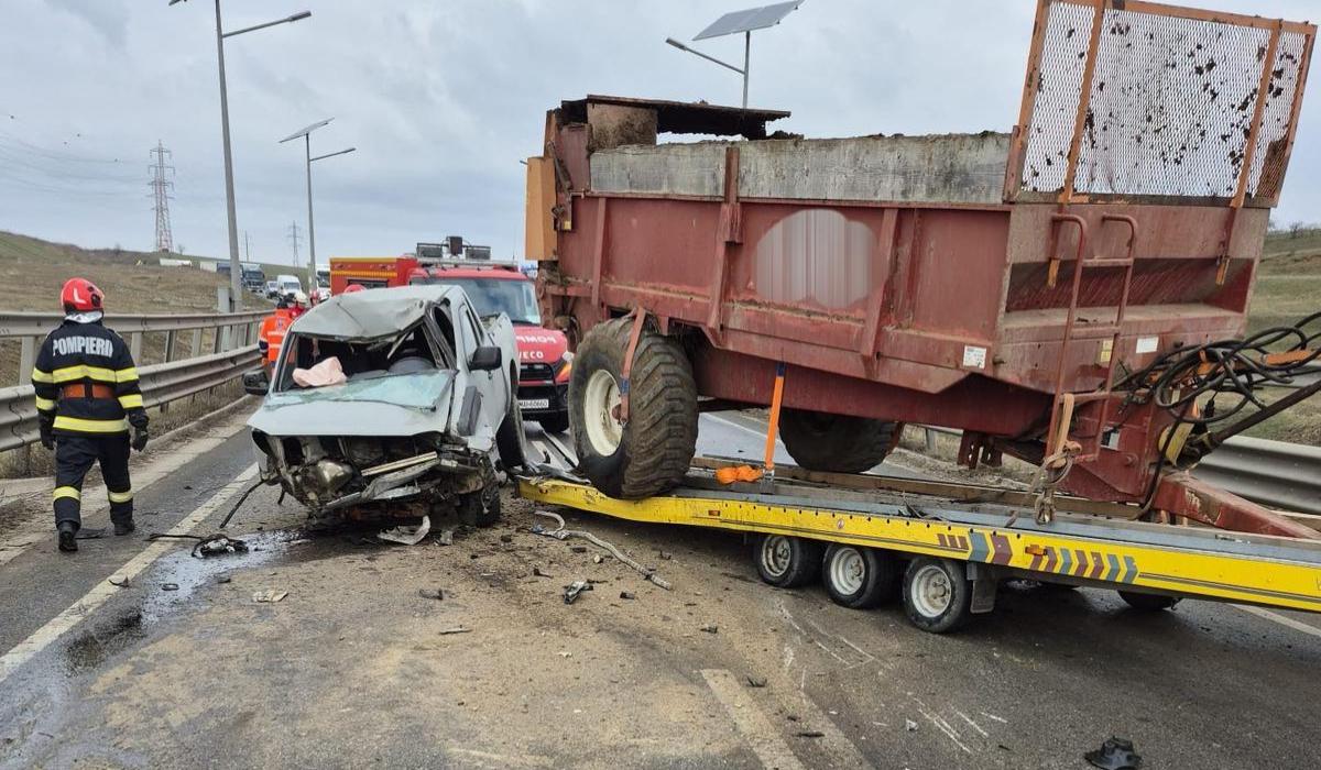 4 persoane rănite după un accident între 3 mașini și un camion pe centura Sucevei