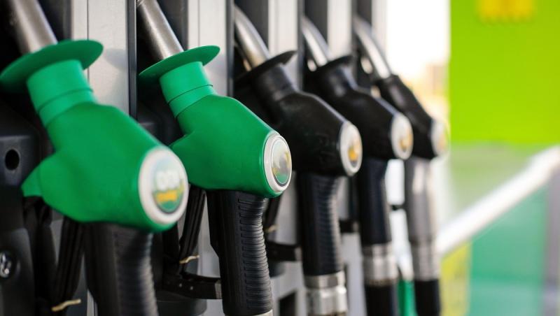 "Ajungem la 11 lei săptămâna viitoare". Analist fiscal, despre scenariile privind preţurile carburanţilor