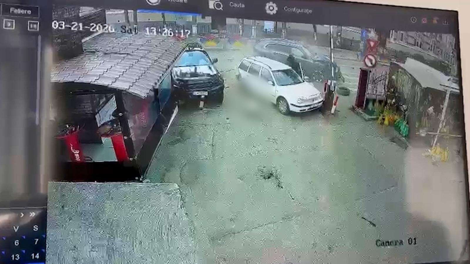 Acuzaţii de muşamalizare după accidentul din Fălticeni, în care a fost implicat un om de afaceri. Noi imagini