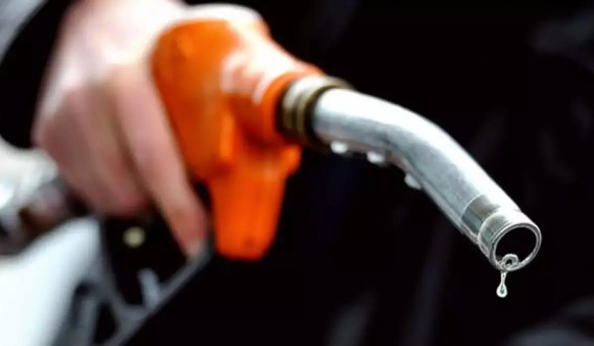 Motorina standard a trecut de pragul psihologic de 10 lei/l în mai multe staţii din București