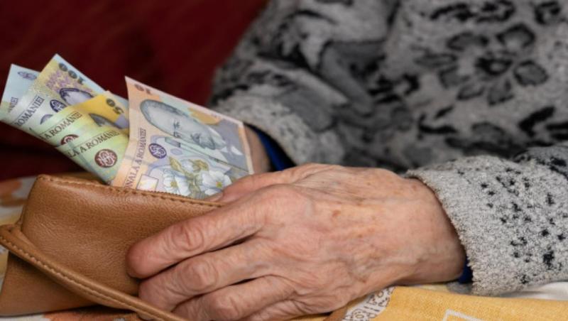 Când intră pensiile pe card în aprilie 2026