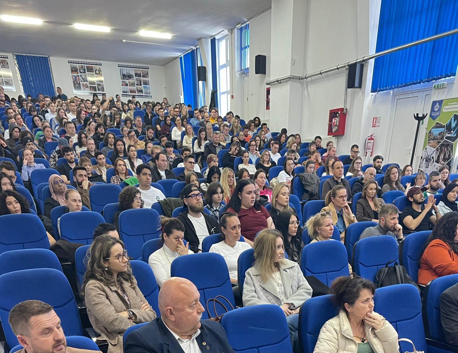 Sute de tineri, părinți și profesori din Arad, în prima linie a luptei antidrog