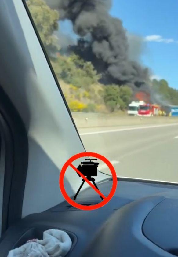 Cine sunt românii morţi în accidentul de TIR din Spania. Ionuţ şi Mădălina au rămas captivi în camion