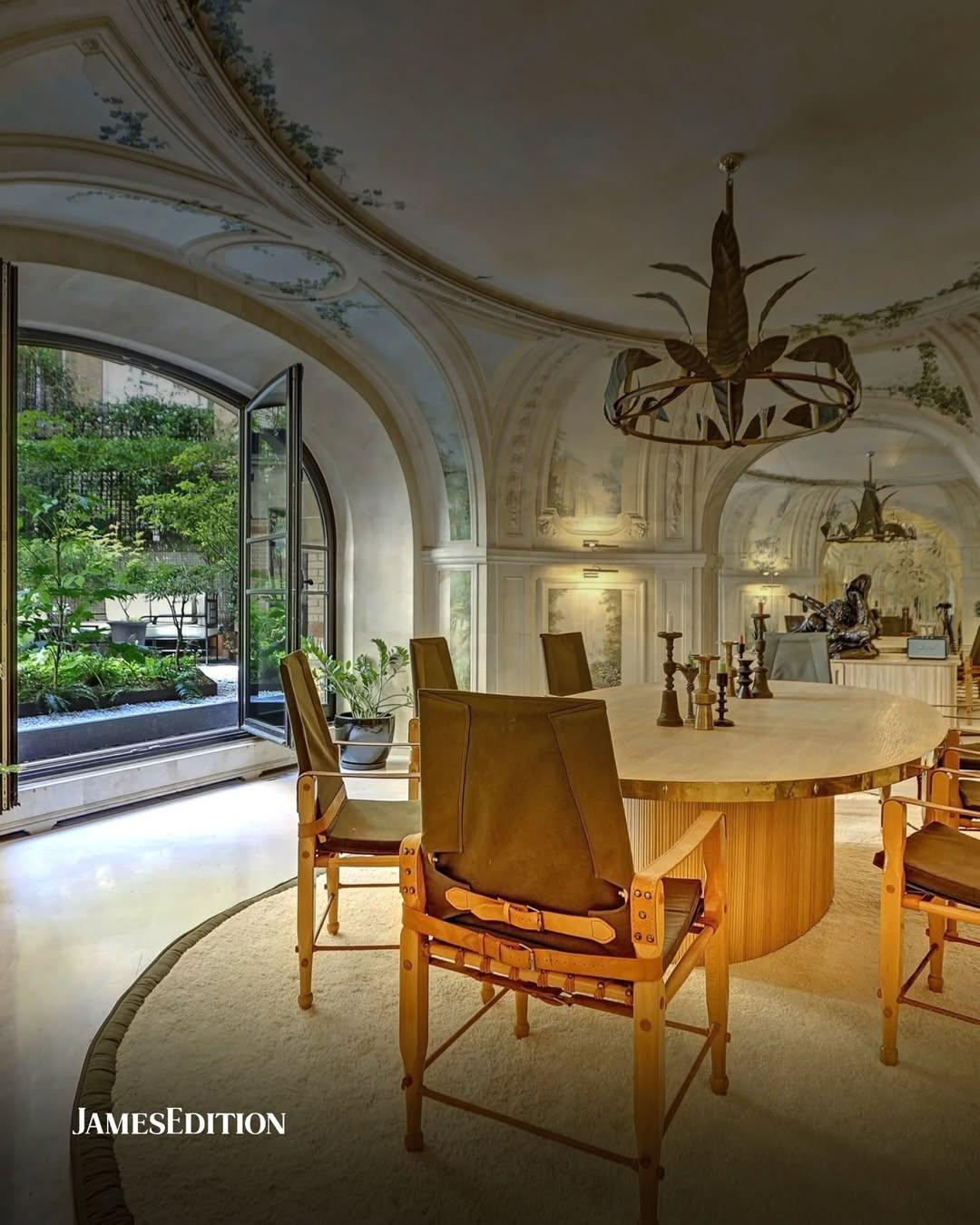 Cum arată apartamentul din Paris al lui Brigitte Bardot. Este scos la vânzare pentru 7.900.000 euro