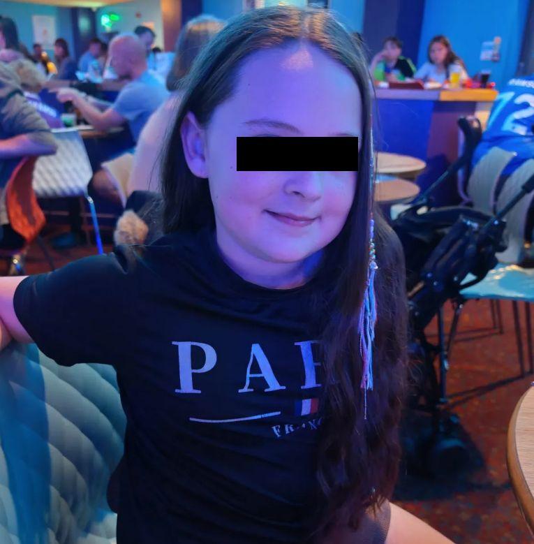 La 10 ani, avea dureri cumplite de cap şi i s-a spus că foloseşte prea mult iPadul. A murit peste câteva luni