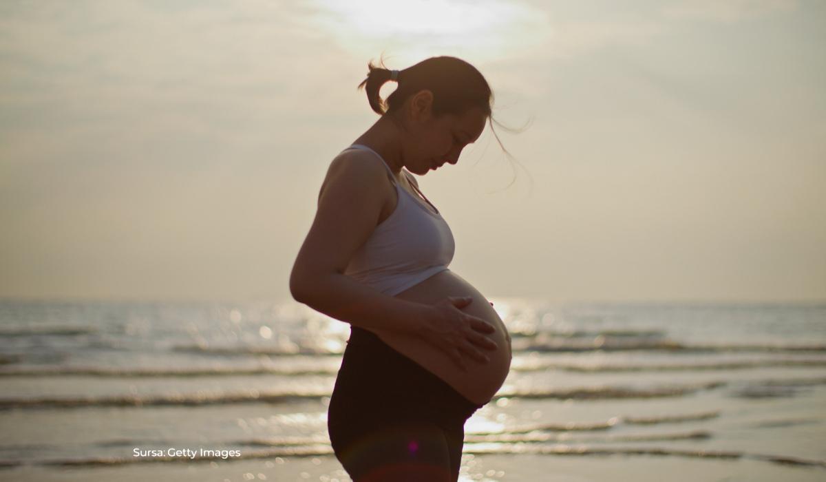 Românii fac tot mai puţini copii. De ce amână tinerii momentul şi ce riscuri apar după 35 de ani