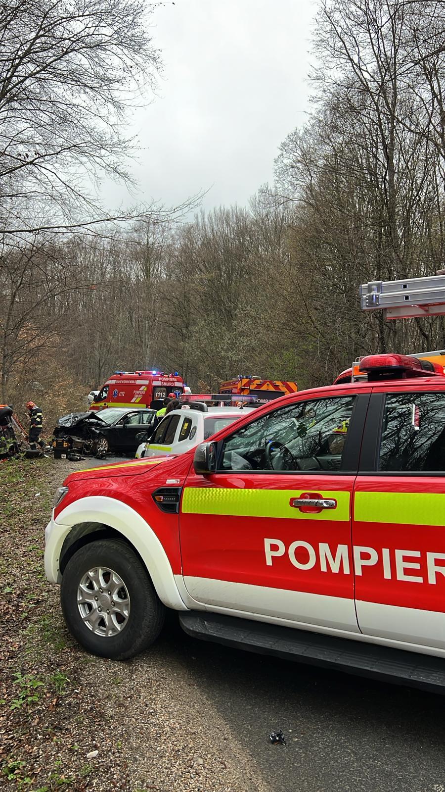 Trei persoane au fost rănite grav în urma unui accident între două mașini, în Cluj