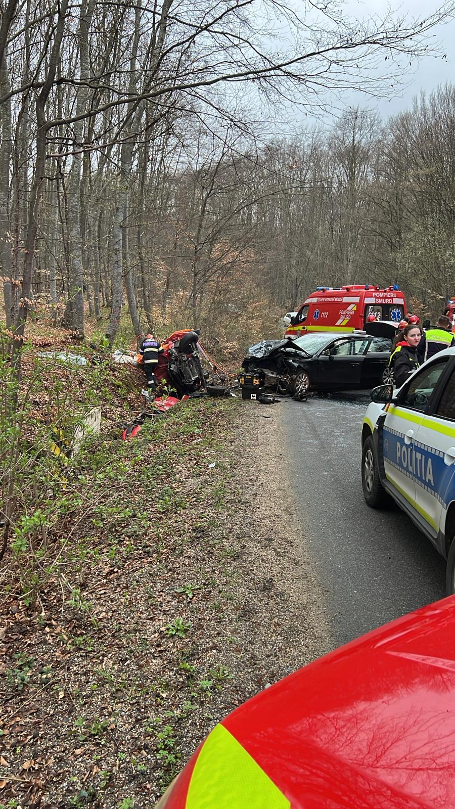 Trei persoane au fost rănite grav în urma unui accident între două mașini, în Cluj